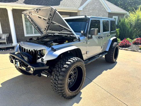 Used 2013 Jeep Wrangler Unlimited Sahara w/ Dual Top Group image 24