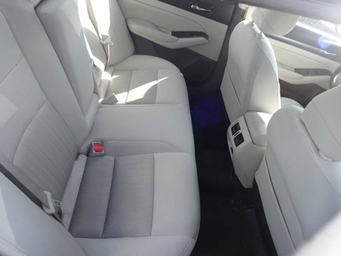 Used 2020 Nissan Altima 2.5 SV image 10