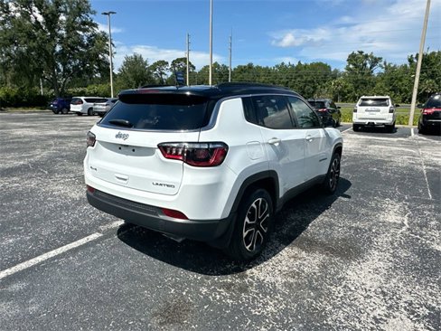 Certified 2022 Jeep Compass Limited image 4