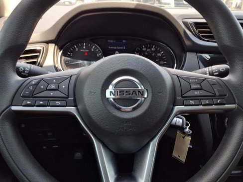 Certified 2022 Nissan Rogue Sport S image 18