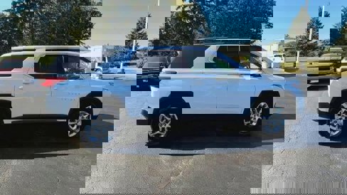 Certified 2020 Chevrolet Traverse LT w/ Driver Confidence II Package image 9