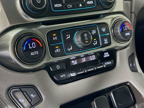 Used 2015 Chevrolet Suburban LT image 18