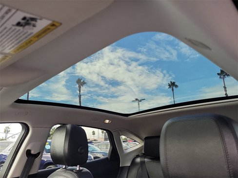 Used 2018 Jaguar E-PACE SE image 14