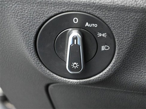 Certified 2025 Volkswagen Jetta Sport image 14