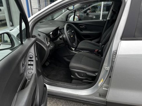 Used 2020 Chevrolet Trax LS w/ Tint and Cruise Package image 11