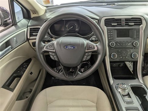 Used 2017 Ford Fusion SE image 20