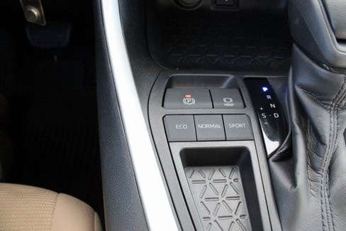 Certified 2021 Toyota RAV4 LE image 37