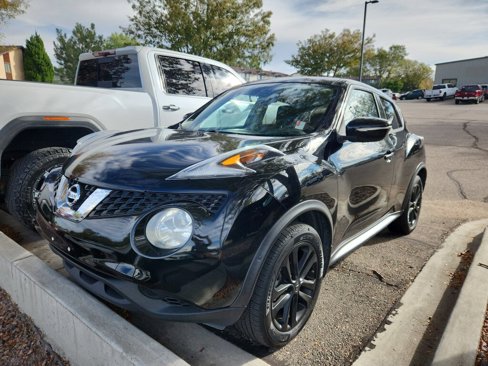Used 2016 Nissan Juke SV image 2