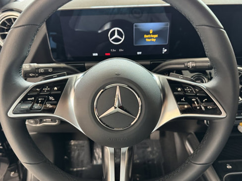 New 2025 Mercedes-Benz GLA 250 image 11
