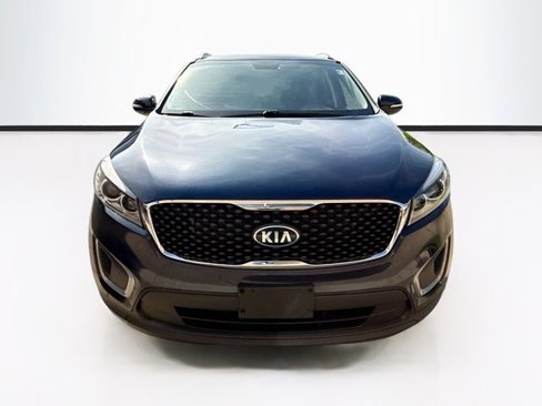 Used 2016 Kia Sorento LX image 4