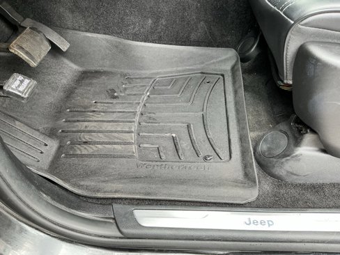 Used 2015 Jeep Grand Cherokee Overland w/ Advanced Technology Group image 62
