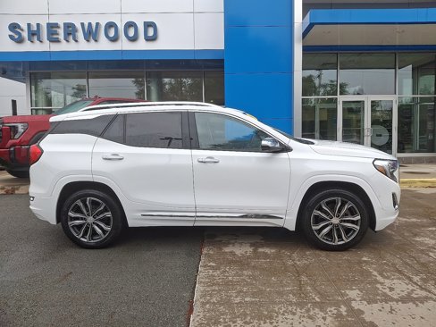 Used 2019 GMC Terrain Denali w/ Advanced Safety Package image 7