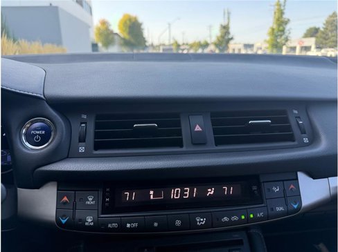 Used 2016 Lexus CT 200h image 18