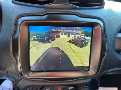 Certified 2023 Jeep Renegade Altitude w/ Convenience Group I image 13
