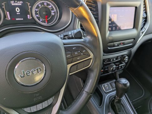 Used 2020 Jeep Cherokee Latitude Plus image 20