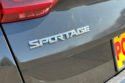 Used 2020 Kia Sportage LX image 21