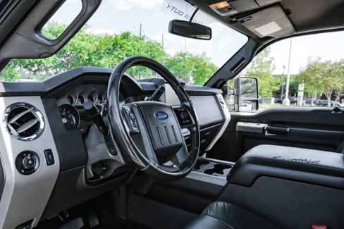 Used 2014 Ford F250 Lariat w/ Lariat Interior Package image 3