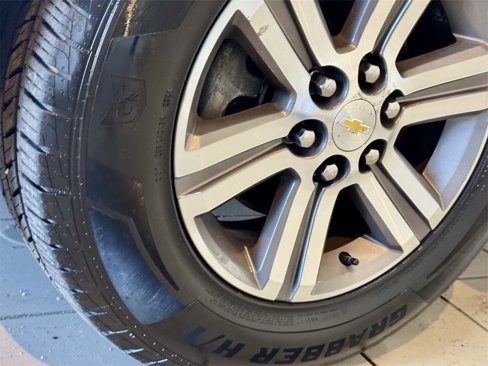 Used 2017 Chevrolet Traverse LT image 16