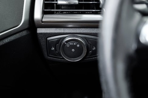 Used 2020 Ford Fusion SEL image 33