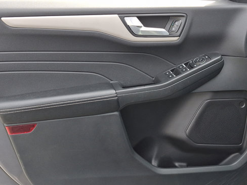 Used 2021 Ford Escape SE w/ Convenience Package image 12