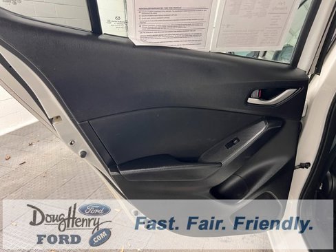 Used 2016 MAZDA MAZDA3 i Touring image 29
