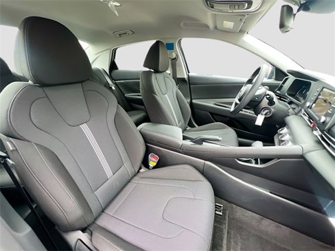 New 2025 Hyundai Elantra SE image 25