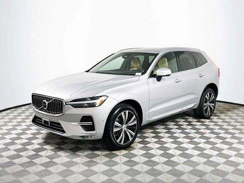 Certified 2022 Volvo XC60 B5 Inscription w/ Advanced Package image 3