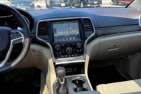 Used 2017 Jeep Grand Cherokee Overland image 6