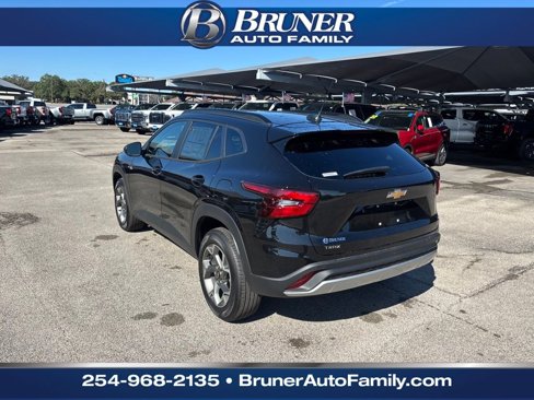 New 2026 Chevrolet Trax LT w/ Driver Confidence Package image 8