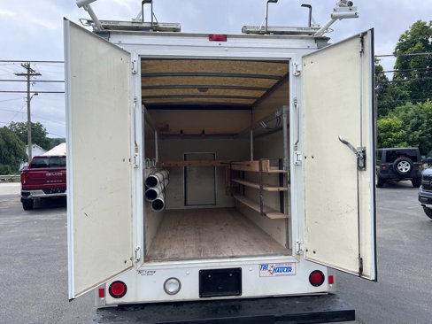 Used 2015 Ford E-350 and Econoline 350 Super Duty image 25