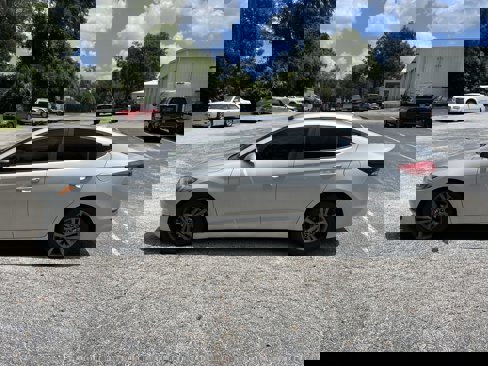 Used 2018 Hyundai Elantra SEL image 3