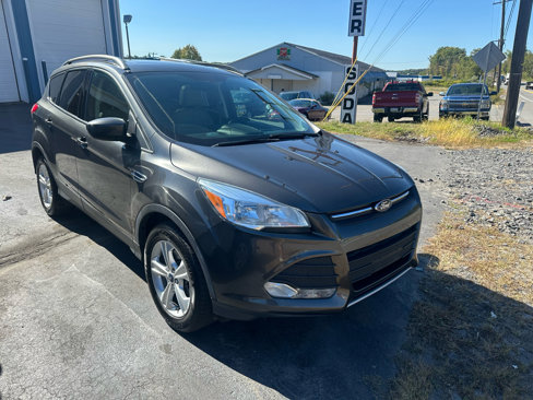 Used 2015 Ford Escape SE w/ Equipment Group 201A image 3