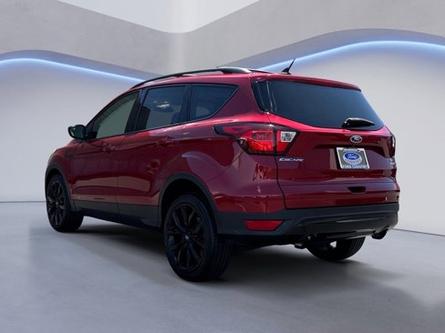 Certified 2019 Ford Escape SE image 4