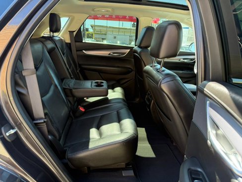 Used 2017 Cadillac XT5 Premium Luxury image 10