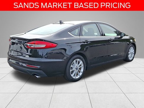 Certified 2019 Ford Fusion SE image 4
