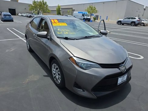 Used 2018 Toyota Corolla LE image 3