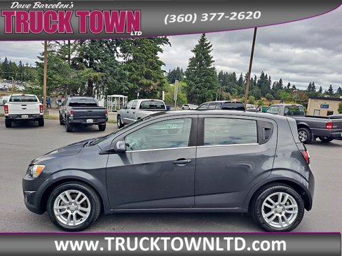 Used 2016 Chevrolet Sonic LT w/ Wheels and Fog Lamp Package image 6