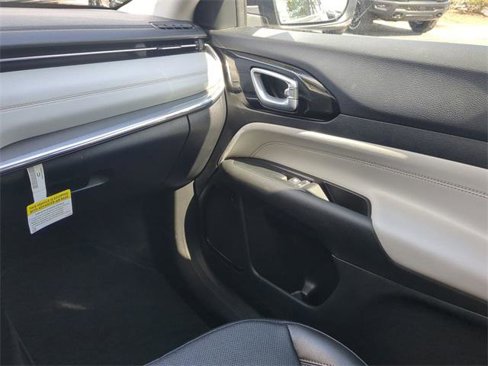 Certified 2022 Jeep Compass Limited w/ Elite Group image 19