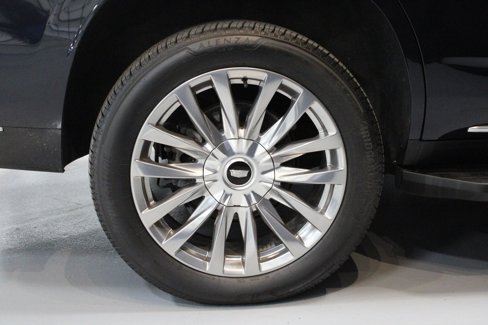 Used 2022 Cadillac Escalade Premium Luxury image 14