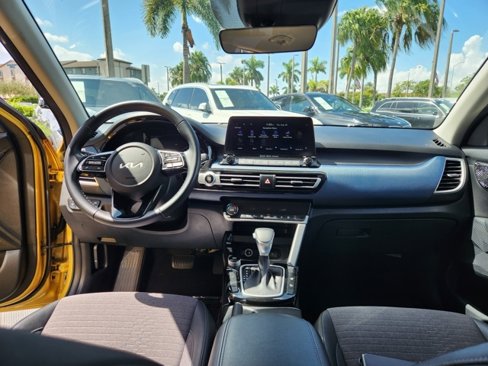 Used 2022 Kia Seltos Nightfall Edition image 24