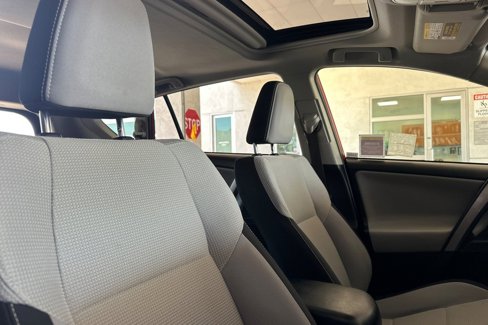 Used 2017 Toyota RAV4 XLE image 17