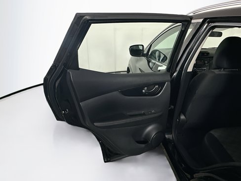 Used 2018 Nissan Rogue Sport SV image 24