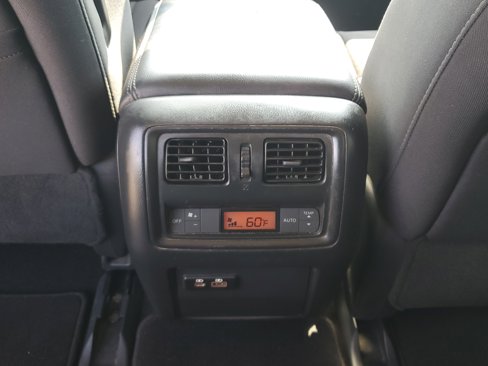 Used 2020 Nissan Pathfinder SV image 19