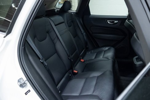 Used 2020 Volvo XC60 T6 Momentum image 27
