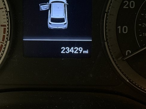 Used 2022 Hyundai Venue SEL image 9