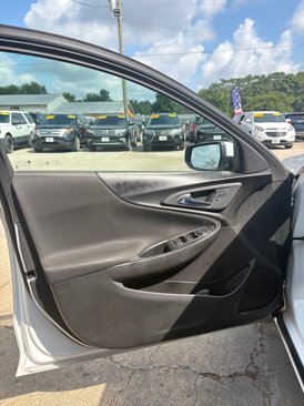 Used 2016 Chevrolet Malibu LT image 16