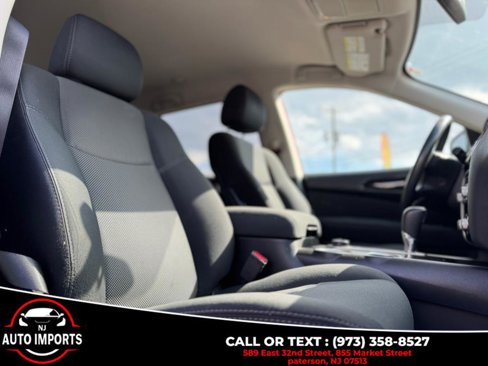 Used 2017 Nissan Pathfinder SV image 20