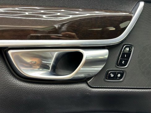 Used 2018 Volvo S90 T5 Momentum w/ Convenience Package image 15