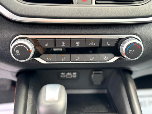Used 2021 Nissan Altima 2.5 SR w/ SR Premium Package image 16