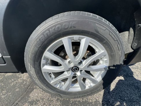 Used 2020 Nissan Rogue SV image 31